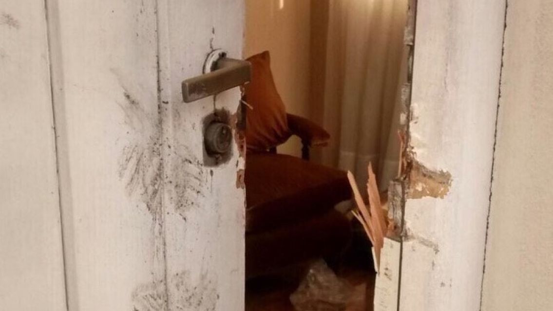 Rescatan a una abuelita juje�a que estaba encerrada por su hijo: "D�as sin comer"