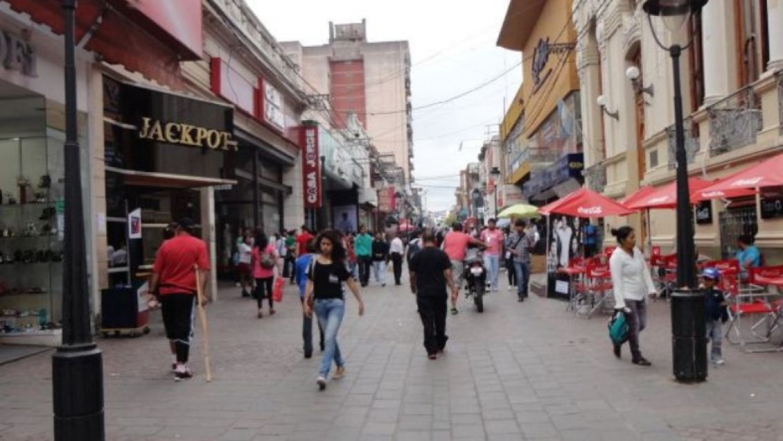 "¿Puedo verlo?": Jujeño fue a vender su celu al centro y se lo chetearon de la peor forma