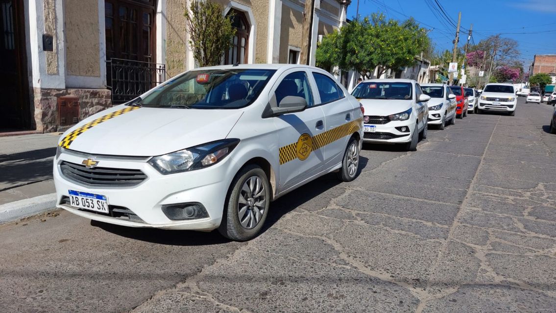 Subieron los taxis en Palpalá y costarán lo mismo que en San Salvador