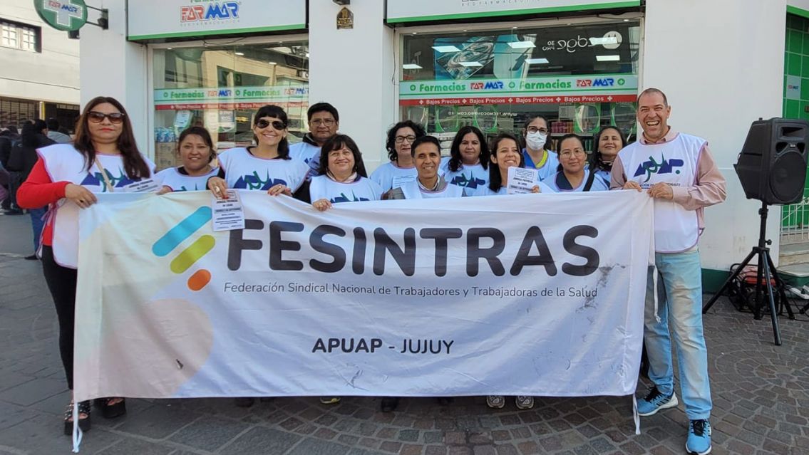 Contundente paro de los profesionales juje�os por los salarios