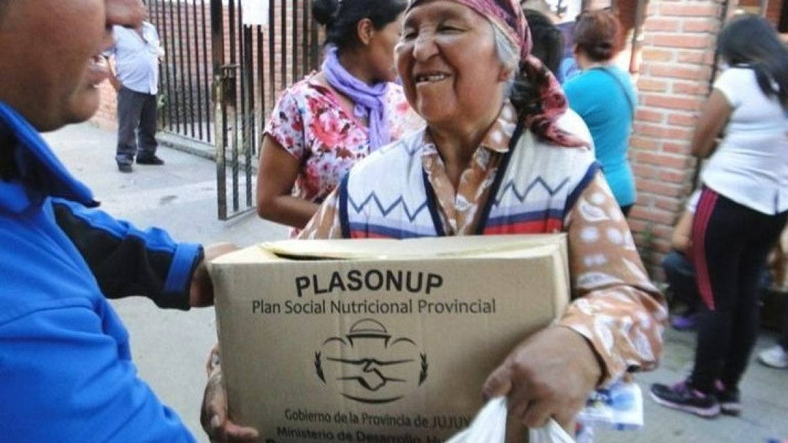 Entregaron en Jujuy las nuevas tarjetas del programa AlimentarCe