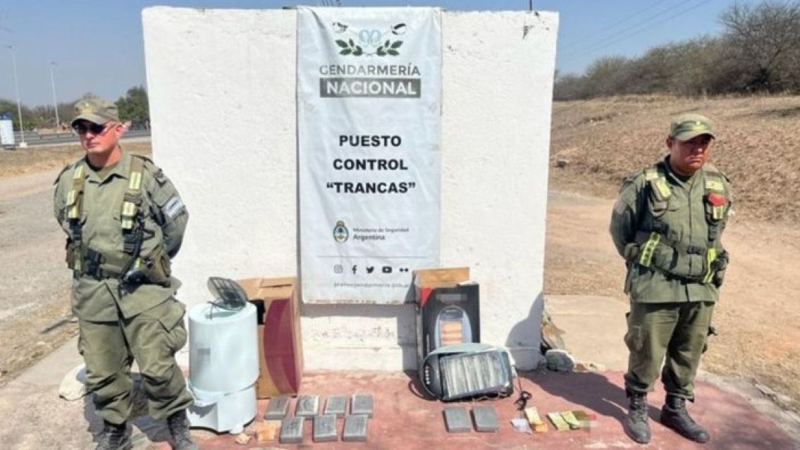 Atraparon a dos peligrosos narcos con más de 9 kilos de cocaína: Son de Bolivia